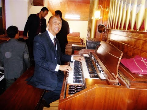 BRIGHTLY BEAMS...(Eo an-tananao ry Raiko) solo organ by Sammy RAKOTOARIMALALA