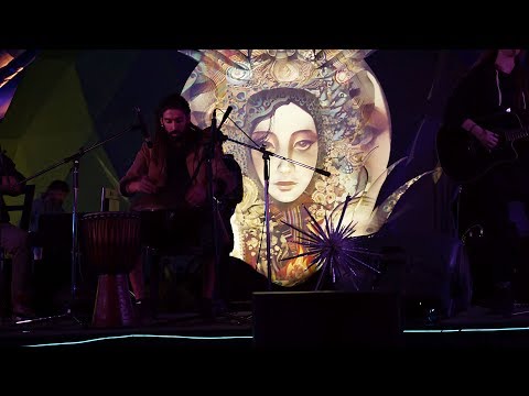 Выступление Артура Ахмедеева с друзьями на выставке #SAMSKARA