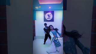 Download lagu Girlfriend and boyfriend dance viral short video mp3