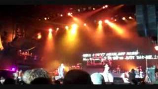 **10/31/09**NEW-Eminem Feat Kon Artist-Kill You & Hello-VooDoo Festival-Live Performance