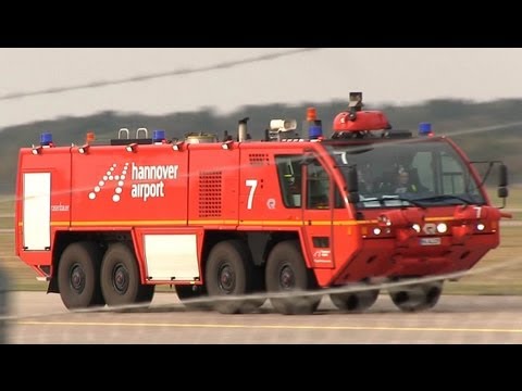 Rosenbauer Panther 8x8 Flugfeldlöschfahrzeug der Flughafenfeuerwehr Hannover