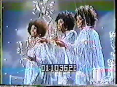 The Supremes - Up The Ladder To The Roof (LIVE!)