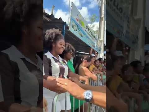 Candeias: Dr Pitágoras é aclamado e abraçado pela população em desfile cívico da Independência