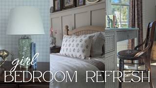 Bedroom Makeover / Charming Traditional Cottage Style / DIYs / Livette's Wallpap