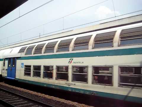 Treno Regionale stazione Milano Greco Pirelli