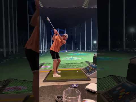 1st go at Top Golf 👍 #golf #shorts #golftips #golfswing