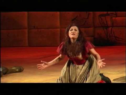 Kinga Dobay als Aldonza in Der Mann von La Mancha