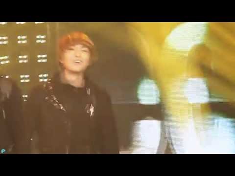 [FANCAM] 111215 SHINee Onew- Replay cut  @ Lotte World Free Christmas