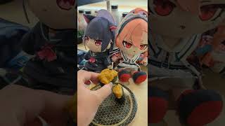 お寿司を食べるネル先輩とカズサ