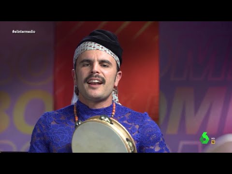 Así cautiva Rodrigo Cuevas a Thais Villas cantándole una jota en directo - El Intermedio