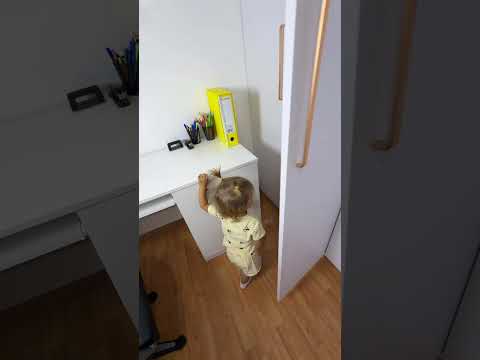 ISKRA ISTRAŽUJE NAŠ NOVI STO 😍