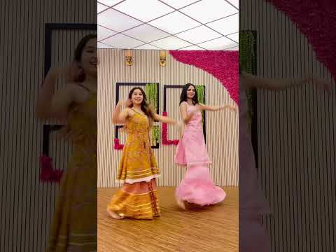Gulabi sharara | Dance Video | Khyati Sahdev | Danceaholic Studio | #ytshorts | Trending