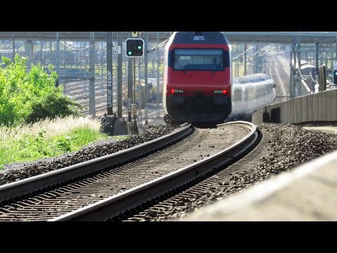 Bahnverkehr in Zürich - IR37 nach Basel