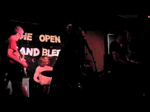 The Open Up And Bleeds-This Noise (Live)