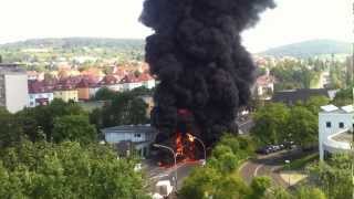 preview picture of video 'Explosion in Bad Kissingen - brennendes Dämm-Material'