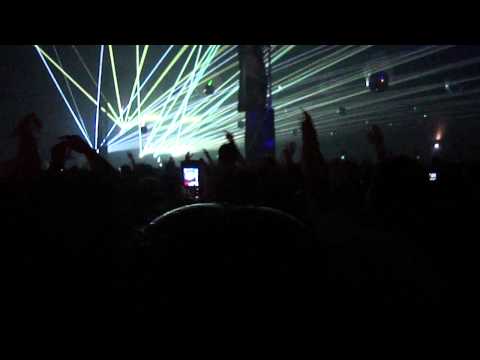 Swedish House Mafia- Creamfields -Adele Vs Eurythmics - 'Rolling In Sweet Dreams'