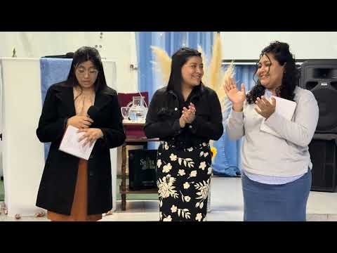 Oportunidad de cántico: Hermanas que fueron al congreso de jóvenes en Monterrico Jujuy
