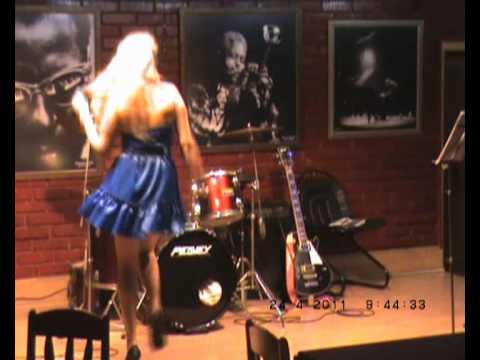 Studio I az moga i iskam