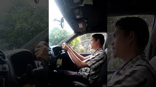 Download lagu Mengemudi sambil dengar musik mp3 Download lagu Mengemudi sambil dengar musik mp3