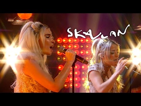 Rebecca & Fiona "Sayonara" - Live on Skavlan | SVT/NRK/Skavlan