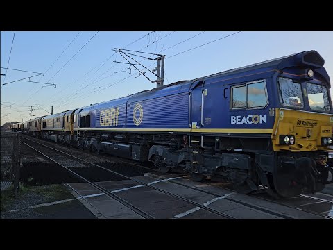 (7 LOCO CONVOY) 2 convoys within 30 minutes and a Railtour at Claypole Loop