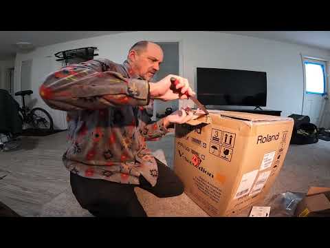 Unboxing a Roland FR-1x MIDI accordion