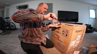 Video thumbnail for Unboxing a Roland FR-1x MIDI accordion by SERGEI DRATCHEV