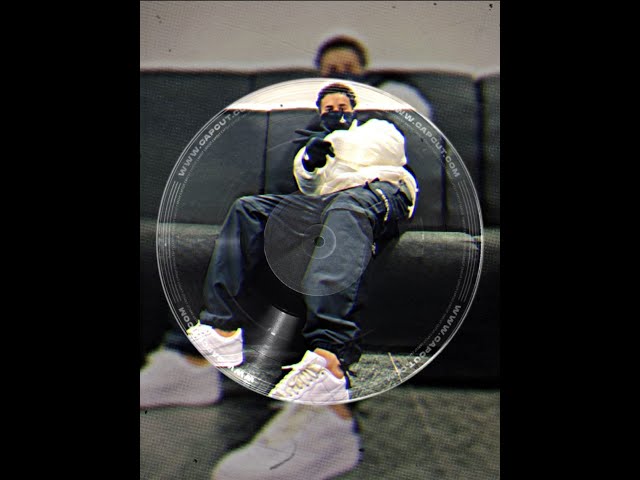 Download Mc Livinho – Novidade Na Área