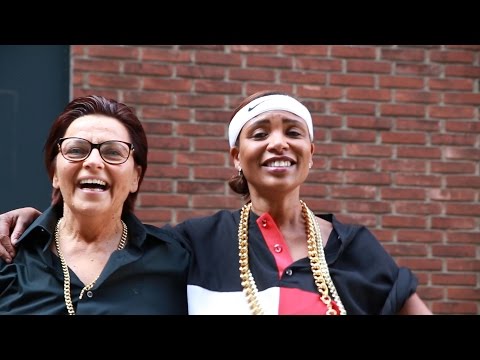 Moeders van Ronnie Flex & Mr. Polska - Niemand