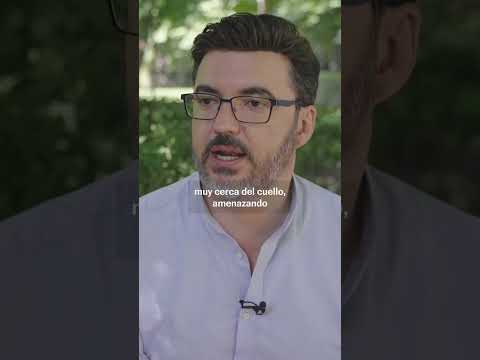 Homophobic attack on a gay couple in a restaurant: "He put a knife to my throat"