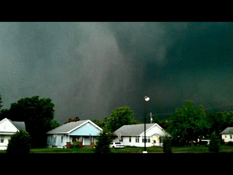 Joplin, MO EF5 Tornado May 22nd, 2011 Video Compilation