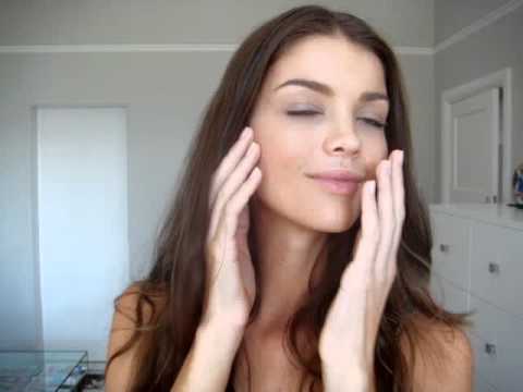 Natasha Barnard - Outlaws.MPG