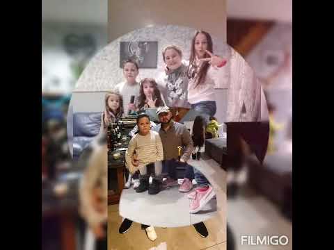 miguelito de alicante  cantando al joselito de francia y su familia dios los bendiga