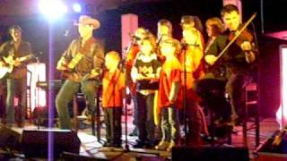 George canyon sings "Rudolph" with Malachi and others
