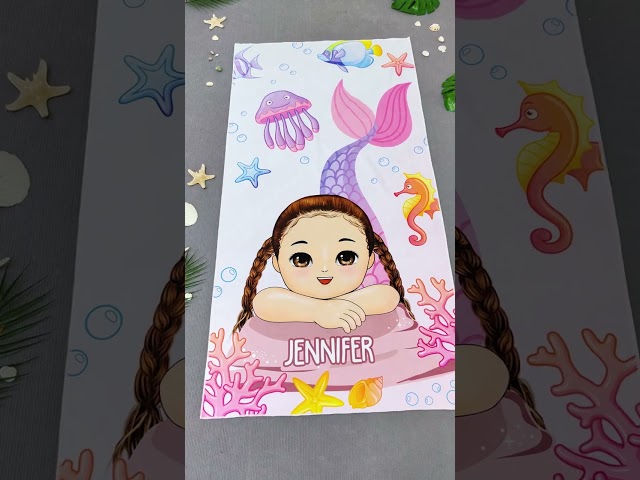 Vídeo relacionado con DEREGALOOS Toalla Infantil Personalizada con Nombre. Diseño Animales Dinosaurios Sirenas Unicornios Piratas. Toalla Infantil Playa Piscina Niños Verano. Regalo Original Niños (Sirena, 70X140)