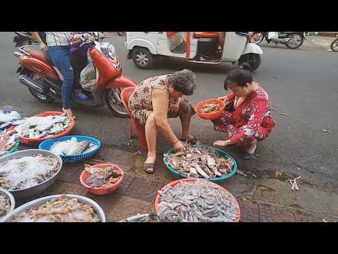 Market Foods And Homemade Food - Seafood , Snack, Fresh Food And Fried Hot And Spicy Chicken