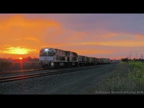 PM6 Pacific National Container Train At Sunset - PoathTV