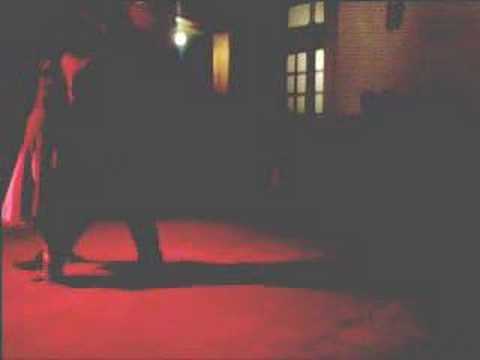  María del Carmen Romero  and  Jorge Dispari  are  dancing  to  the  tango  "  Color Cielo  "