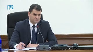Իմ հետ զուգահեռ խոսում եք, իիի. հատուկ ուշացել եմ, որ իրար տենաք-խոսաք. քաղաքապետը բարկացավ։ Լրաբեր