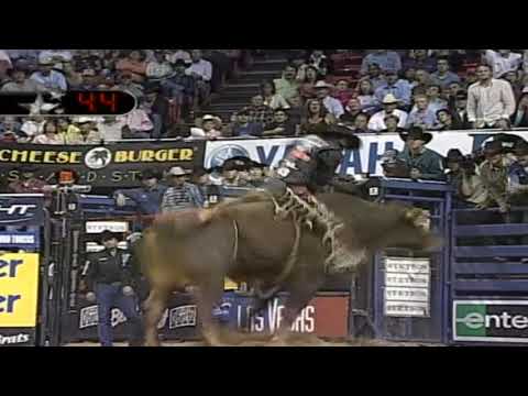 L.J. Jenkins wins the 2006 PBR World Finals (92.75 pts)
