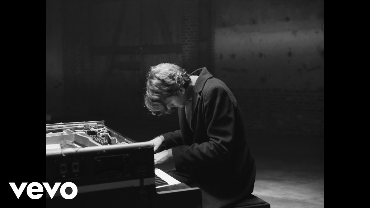 Sebastian Plano - A Present for a Young Traveller