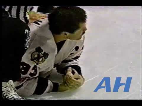 NHL Jan. 26, 1991 Chicago Blackhawks v Toronto Maple Leafs (R) Dirk Graham v Luke Richardson