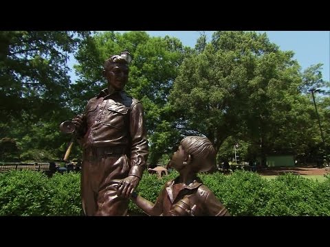 Thumbnail for Scotty McCreey highlights top Raleigh spots for CNN by Scotty McCreery