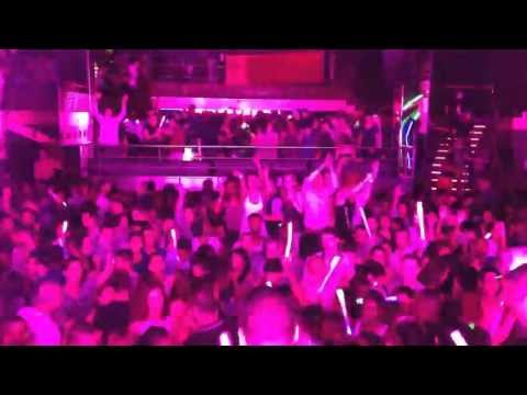 DJ DINH @ MIX CLUB (PARIS) - Champagne shower