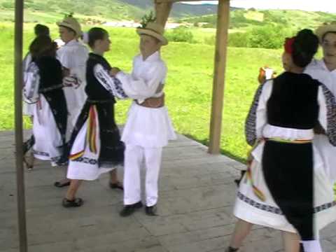 07 RUSALIILE SĂRBĂTORITE LA CRĂIEŞTI MUREŞ - OBICEIURI POPULARE