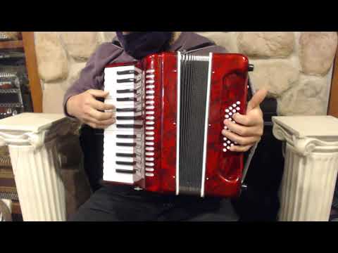 4722 - Red Parrot Toucan Piano Accordion MM 30 32 $399