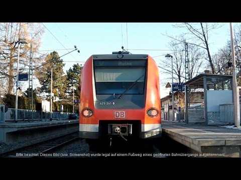 Pullach mit der Münchner S-Bahn und Bahnübergang-Aufnahmen
