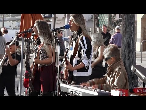 We love Rock 'n' Roll!!! Liliac Family Rock Band  (The Cristeas) Amazing performance!! Santa Monica