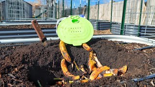 Trying A New Way Of Composting.. | Vego Garden Raised Beds!