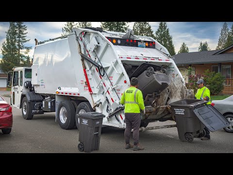 Battle Motors Raider Crew Cab - Pac-Tech Extreme Duty Rear Load Garbage Truck